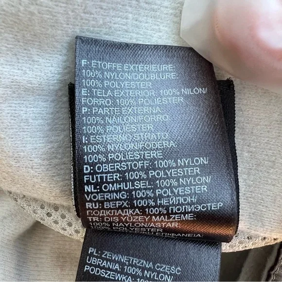 North Face Women Windbreaker HYVENT Jacket Size Medium - Picture 10 of 10